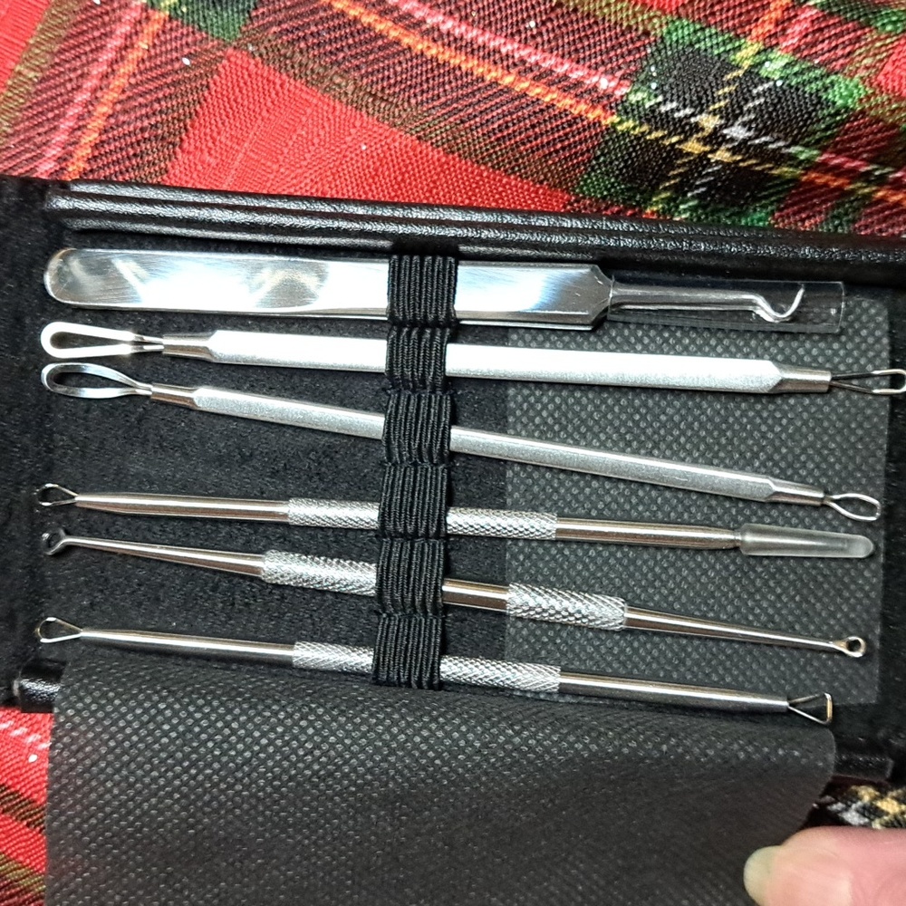 NWT Acne & Blackhead Remover Kit